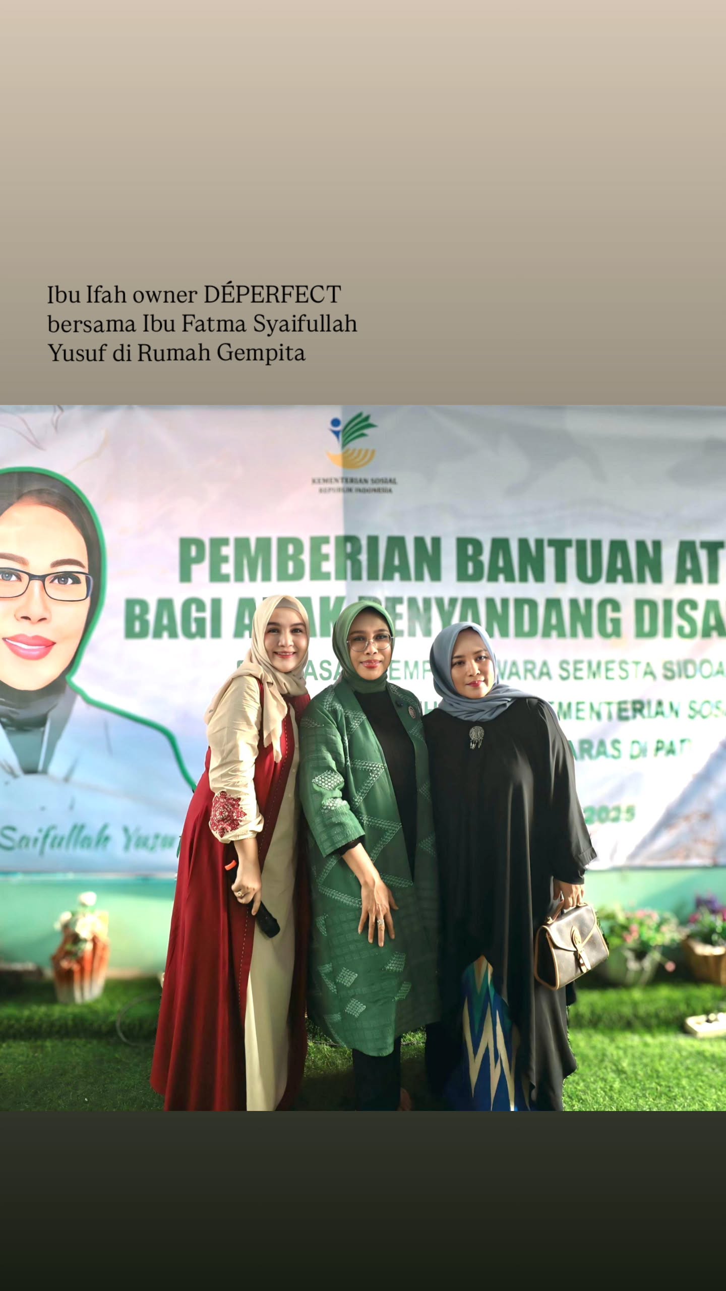 bersama ibu saifulah yusuf Pemberian Bantuan Bagi Anak Penyandang Disabilitas bersama Ibu Fatma Syaifullah Yusuf / Istri Menteri Sosial RI